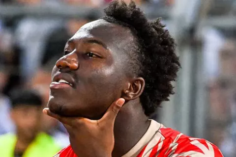 موهبة بايرن ميونخ ينضم إلى واتفورد الإنجليزي